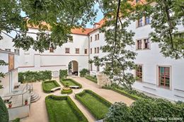 Obrázek z Augustine Hotel Sundial Garden  