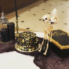 Picture of Black & Gold Wedding Cake